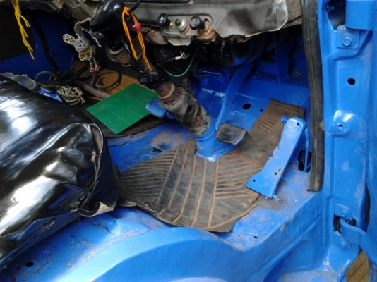 ***ขายแล้วครับขอบคุณ Truck2hand ขาย ขาย 6ล้อ ISUZU KS 110 แรง ช่วงล่างเดิม เครื่อง4BE1 110HP (ลงเล่ม) แห้งดี ไม่เยิ้ม ติดง่าย เกียร์สั้น(เกียร์สาย) เข้าง่ายไม่หลุด หัวยกได้ กระบะพื้นไม้คอกไม้สภาพดี ยาว4.30ม.ช่วงล่างแน่น เดิมๆ5น็อต คัสซีไม่ผุ หัวไม่ผุ ภายใ