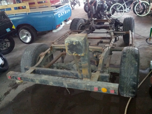 คัสซี jeep พร้อมแม็ก+ยาง สวยๆ 5 วง