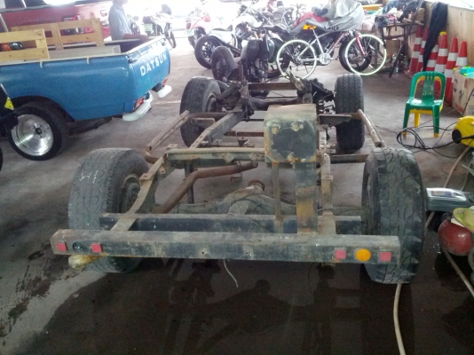 คัสซี jeep พร้อมแม็ก+ยาง สวยๆ 5 วง