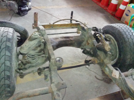 คัสซี jeep พร้อมแม็ก+ยาง สวยๆ 5 วง