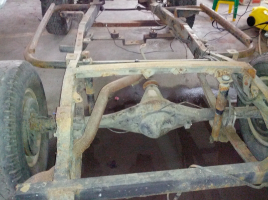 คัสซี jeep พร้อมแม็ก+ยาง สวยๆ 5 วง