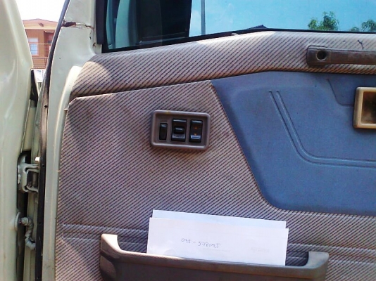 ขายด่วน..รถหกล้อ HINO FC ปี38 กระจกไฟฟ้า รถสวย มีทะเบียนครบ.