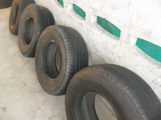 ยาง MICHELIN 265/70R16 ปี10 สวยๆ 4 เส้น ยาง MICHELIN 265/70R16 ปี10 สวยๆ 4 เส้น