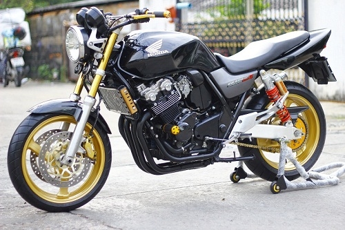 ขาย CB 400 TEC2 ปี2003 ทะเบียน ของแต่งเต็มคัน