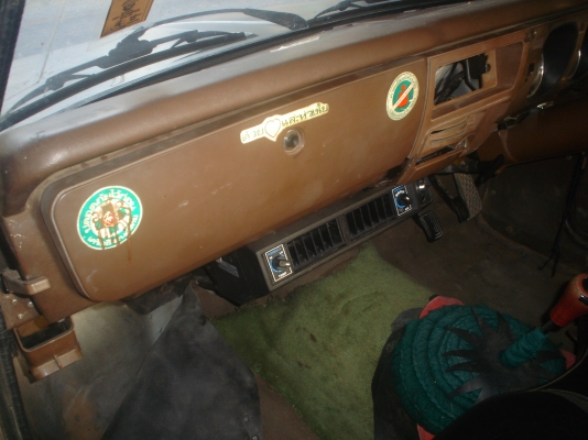 มาสด้าน้อย 4 ขอวิ่งกลับบ้าน  พร้อมโอน  5 เกียร์ ดัทสัน1400cc