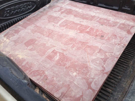 ขายเหล็กแผ่น หนา 6 มิล กว้าง 1.2 x 1.2 เมตร สภาพสวยครับ