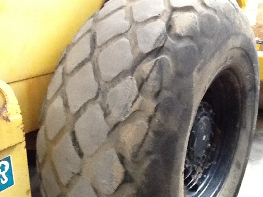 ขายด่วน รถบด 2 เพลา 2 เปลือก เก่านอกแท้ ไม่เคยใช้งานในไทย สนใจโทรเลยค่ะ 087-3310254 เจี๊ยบค่ะ