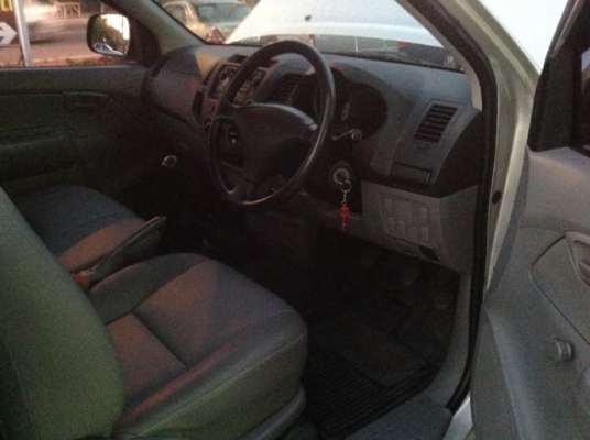 ลดสุดๆ Vigo ตอนเดียว ปี2010 สภาพสวยๆ พร้อมใช้งาน รีบใช้ตังค์ ราคาถูกกว่าเต็นเยอะครับ