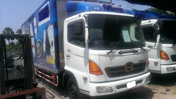 HINO MEGA FC ตู้แห้ง 3 บาน ยาว 6.50 เมตร 175 แรงม้า ปี 2004