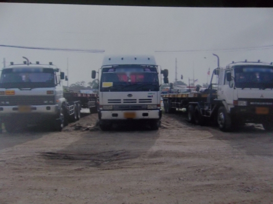 ขายด่วนรถสิบล้อสองเพลาหัวลาก นิสสันUD 320แรงสภาพพร้อมใช้