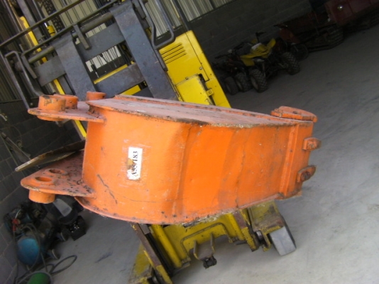 บุ้งกี้สำหรับขุดวางท่อน้ำของpc30ญี่ปุ่นแท้ ราคา7500บาท