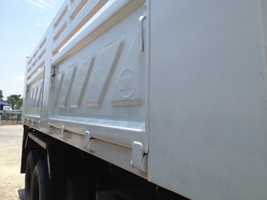 นิสสัน UD 320 ดั๊มสามมิตร สภาพพร้อมใช้