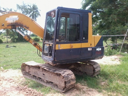KOMATSU PC 60-5 รถสวยพร้อมใช้งาน เครื่องเดิมปั๊มเดิมทำงานเร็ว บอดี้รถสวยมาก ช่วงล่างดีโรลเลอร์ โซ่บูทใบแทรกประมาณ 60\% พร้อมทำงานได้เลยไม่มีปัญหา เอกสารสัญญาซื้อขาย ราคาต่อรองได้ครับ