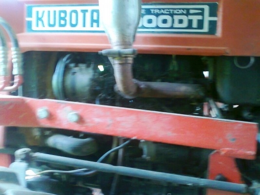 ขายด่วน..รถไถ KUBOTA L2000 DT 4WD ขับเคลื่อน 4 ล้อ รถสวย พร้อมใช้งาน แถมฟรีชุดใบดันหน้า ผาน 3 อย่างดี ไว้ให้ใช้งาน.