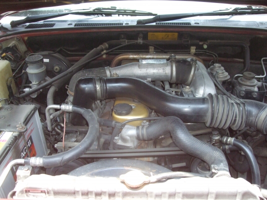 ขายรถอีซูซุแกรนแอดเวนเจอร์ ปี  2000 เป็นดรากอนอายเครื่องยนต์ 2800 เทอร์โบ เกียร์ธรรมดาลดราคา 235000บาท