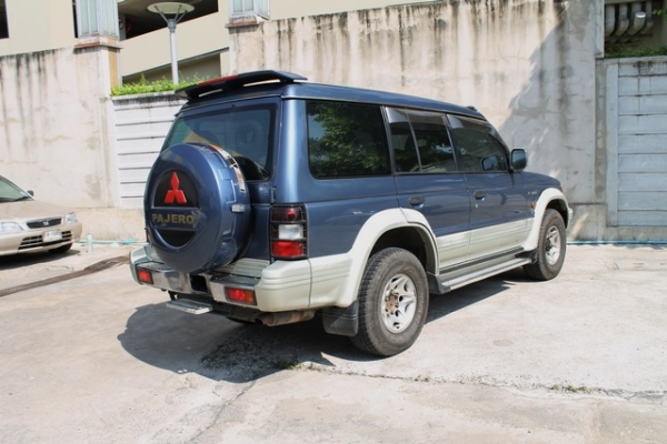 1996 MITSUBISHI, PAJERO 3.5 GDi V6 โฉม โชกุน ปี94-01 สีเทา-น้ำเงิน เกียร์ออโต้ ติดแก๊ส LPG ทะเบียน กรุงเทพฯ ราคา  309,000  บาท