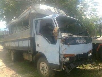 ขาย รถอิซูซุ 6 ล้อ NKR 110 แรงม้า ( ขายตามสภาพ )  สนใจติดต่อ 081 - 6079515