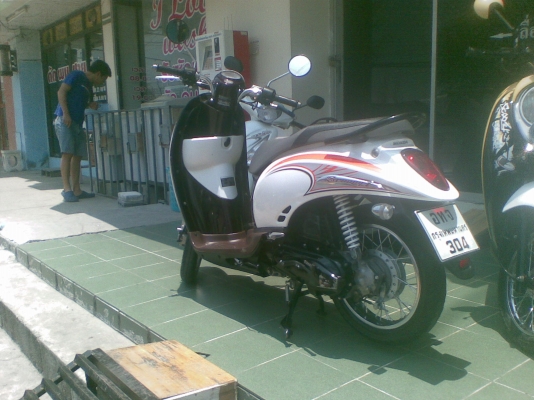 Scoopy – i ปี 2555 ลายคลาสสิค รถ 10 เดือน สวยวิ๊ง ขายถูก Scoopy – i ปี 2555 ลายคลาสสิค รถ 10 เดือน สวยวิ๊ง ขายถูก