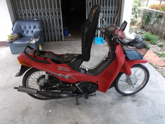 ขาย ซูซูกิ คริสตัน สีแดง พร้อมทะเบียน 4500 บาท ขาย ซูซูกิ คริสตัน สีแดง พร้อมทะเบียน 4500 บาท