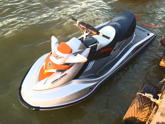ขาย Seadoo RXT 255 ปี 2010 วิ่ง 38 hrs 390,000 บาท