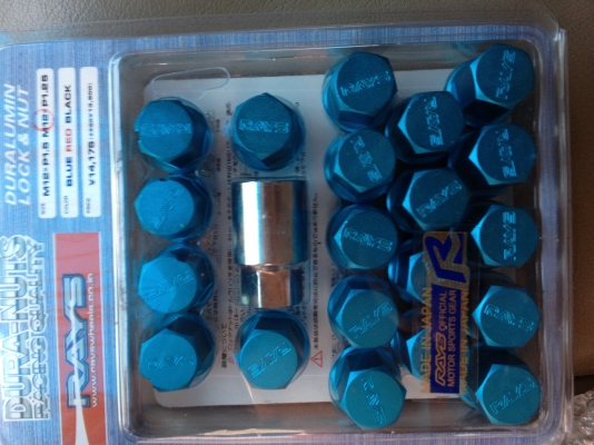 ขายน็อต Rays 1.25 ราคา 700 ต่อรองนิดหน่อยครับ