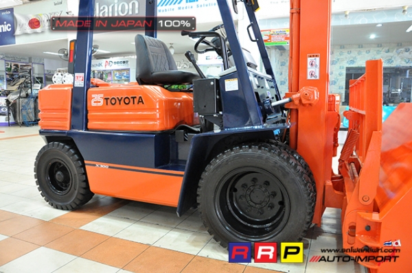 ขายรถโฟล์คลิฟท์มือสอง TOYOTA รุ่น 5FD25-55370 นำเข้าจากประเทศญี่ปุ่น 100\% ไม่เคยใช้งานในไทย