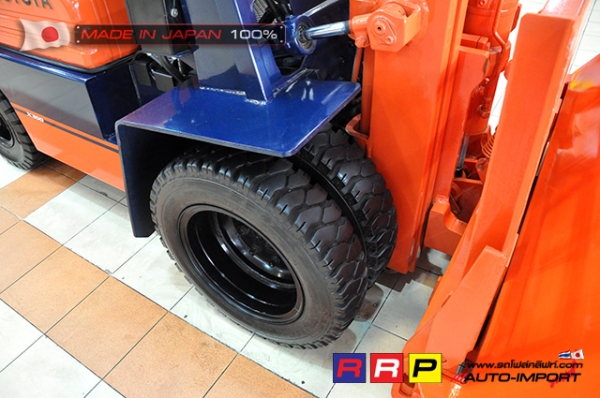 ขายรถโฟล์คลิฟท์มือสอง TOYOTA รุ่น 5FD25-55370 นำเข้าจากประเทศญี่ปุ่น 100\% ไม่เคยใช้งานในไทย