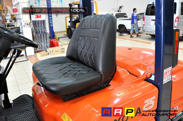 ขายรถโฟล์คลิฟท์มือสอง TOYOTA รุ่น 5FD25-55370 นำเข้าจากประเทศญี่ปุ่น 100\% ไม่เคยใช้งานในไทย