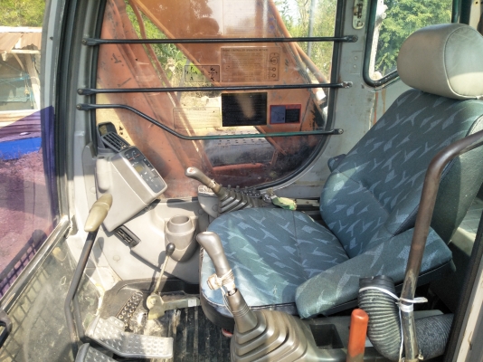 Hitachi. Zx200. รถดีพร้อมใช้งาน. เครื่องดี. เอวแน่น ขายราคา 900000 Hitachi. Zx200. รถดีพร้อมใช้งาน. เครื่องดี. เอวแน่น ขายราคา 900000