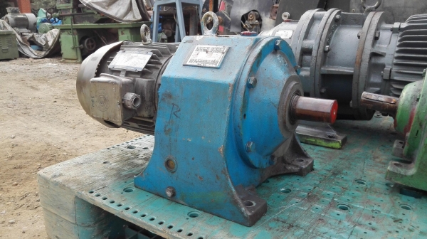 มอเตอร์เกียร์_LIMING ขนาด 5 HP ทด 1:15 (100rpm) 380V สภาพสวยวิ่งนิ่มพร้อมใช้
