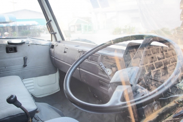 ขาย HINO KM779 เครื่อง WO4D กระบะยาว 5.5 เมตร