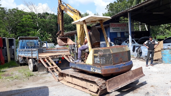 โคมัสซุ 40-5 สภาพใช้งานได้ปกติ