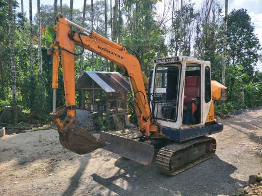 ขายแบคโฮ KOMATSU.PC30-3 ราคา 160,000 ขายแบคโฮ KOMATSU.PC30-3 ราคา 160,000