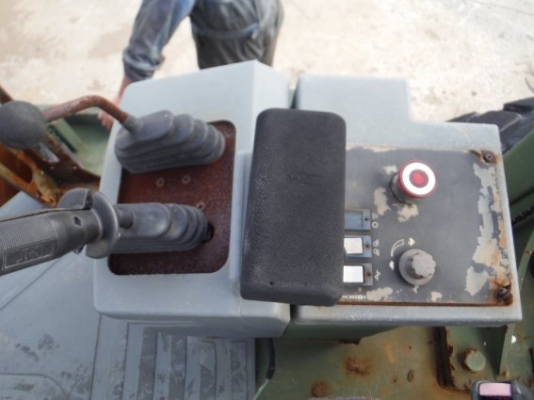 รถบดสั่นสะเทือน ขนาด10 ตัน 2 เพลา CAT CS-563