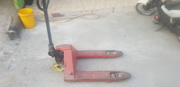 ขาย Hand Pallet ขนาด 3 ตันมือสองพร้อมใช้งาน  6,500 บาท