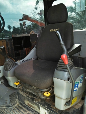 ขายแบคโฮ KOMATSU.PC138US เก่านอกสภาพสวยเอกสารอินวอย มีระบบหัวกระแทก ราคา 1,100,000