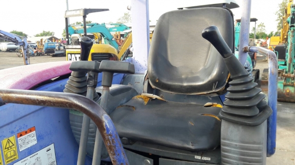 ขายรถขุด Komatsu PC28UU-3 เครื่องKomatsu 3สูบ เครื่องยนต์3D82 คอนโทรลสั้น ปั้มนิ้ว แทรคยาง มีหลังคา มีใบมีด รถเดิมๆเก่านอก มีเอกสาร (ยังไม่เคยใช้งานในไทย)