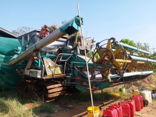 ขายรถเกี่ยวข้าว เครื่อง195 เทอร์โบว์ ช่วงล่าง12 ปั๊ม22 อุ้ม2.5ตัน ขายรถเกี่ยวข้าว เครื่อง195 เทอร์โบว์ ช่วงล่าง12 ปั๊ม22 อุ้ม2.5ตัน