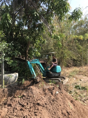 ขายด่วน รถแบคโฮ kubota pc15 เครื่องดี เอวแน่น ปั้มแรง รถสวยพร้อมใช้งาน เพียง 105000 บาท