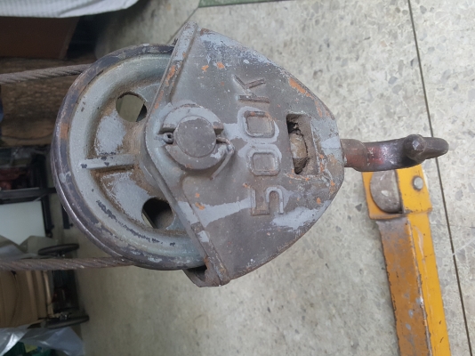 ขายรอกสลิงไฟฟ้าไต้หวันยกได้500kg.ไฟบ้าน220v.