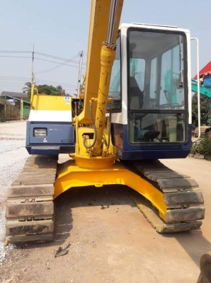 ขายจ้า..KOMATSU PC60-6 เก่านอกแท้  สภาพสวย เครื่องปั๊มดี ใช้งานมาน้อย ..โทร 089-3818694 จ๊อย
