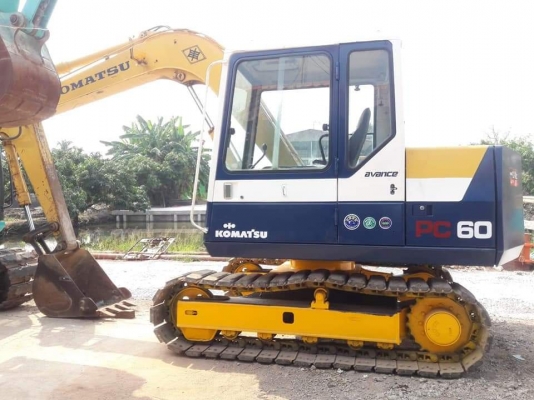 ขายจ้า..KOMATSU PC60-6 เก่านอกแท้  สภาพสวย เครื่องปั๊มดี ใช้งานมาน้อย ..โทร 089-3818694 จ๊อย