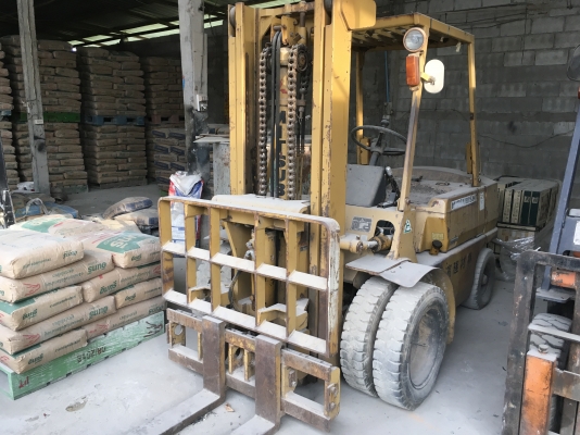 ฟอร์คลิฟต์. นำเข้าญี่ปุน. ไม่เคยใช้ในไทย 2.5. ตัน. มีเกียร์สโลว์