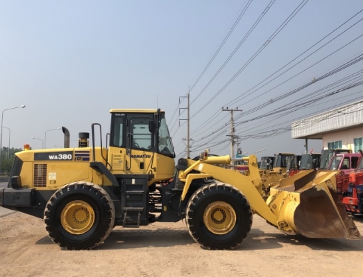 ขายรถตักล้อยาง KOMATSU WA380-5 นำเข้าเองจากญี่ปุ่น สภาพสวยพร้อมใช้ มีVDOการทำงานครับ