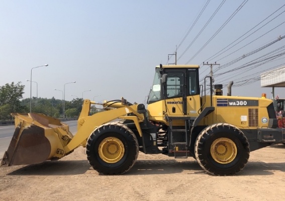 ขายรถตักล้อยาง KOMATSU WA380-5 นำเข้าเองจากญี่ปุ่น สภาพสวยพร้อมใช้ มีVDOการทำงานครับ