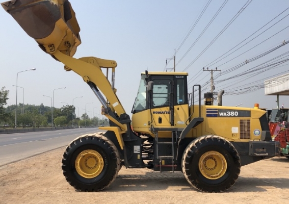 ขายรถตักล้อยาง KOMATSU WA380-5 นำเข้าเองจากญี่ปุ่น สภาพสวยพร้อมใช้ มีVDOการทำงานครับ