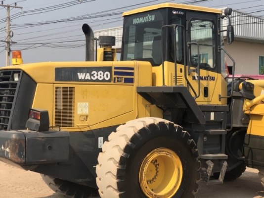 ขายรถตักล้อยาง KOMATSU WA380-5 นำเข้าเองจากญี่ปุ่น สภาพสวยพร้อมใช้ มีVDOการทำงานครับ