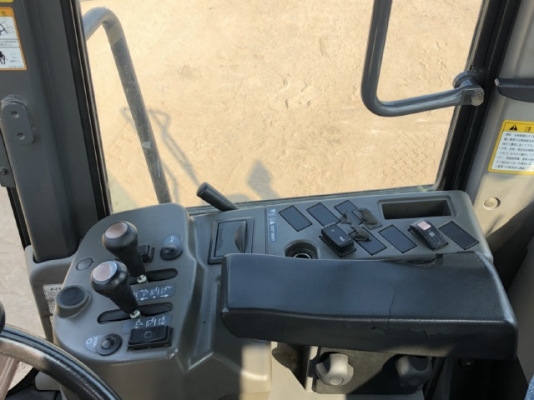 ขายรถตักล้อยาง HITACHI ZW220 (เทียบเท่า WA380-6) นำเข้าเองจากญี่ปุ่น สภาพสวยพร้อมใช้ มีVDOการทำงานครับ ขายรถตักล้อยาง HITACHI ZW220 (เทียบเท่า WA380-6) นำเข้าเองจากญี่ปุ่น สภาพสวยพร้อมใช้ มีVDOการทำงานครับ