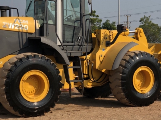 ขายรถตักล้อยาง HITACHI ZW220 (เทียบเท่า WA380-6) นำเข้าเองจากญี่ปุ่น สภาพสวยพร้อมใช้ มีVDOการทำงานครับ ขายรถตักล้อยาง HITACHI ZW220 (เทียบเท่า WA380-6) นำเข้าเองจากญี่ปุ่น สภาพสวยพร้อมใช้ มีVDOการทำงานครับ