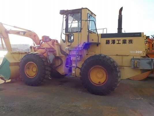 มาใหม่ครับ รถตัก KOMATSU WA300-1 ซีเรียล 31,xxx นำเข้าจากญี่ปุ่นโดยตรง โทร.090-986-2521 อ๊อบ